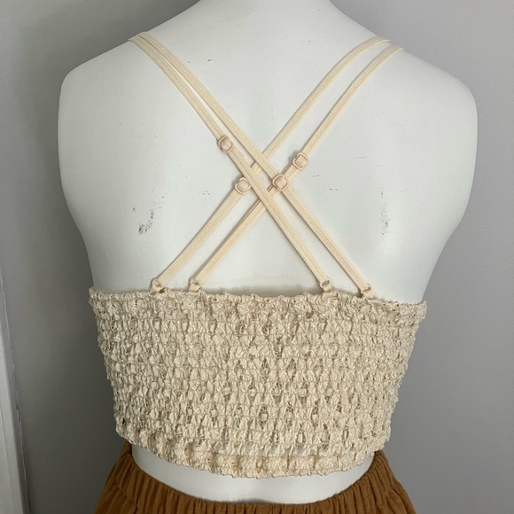 Lace crop top in size large. - Picture 5 of 8